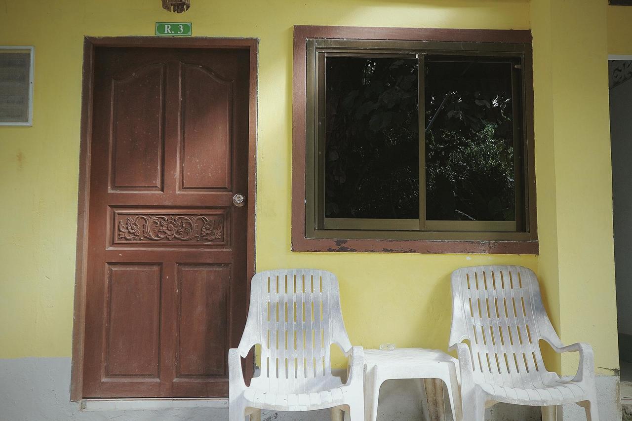 Marina Hut Guest House Koh Lanta Exterior photo