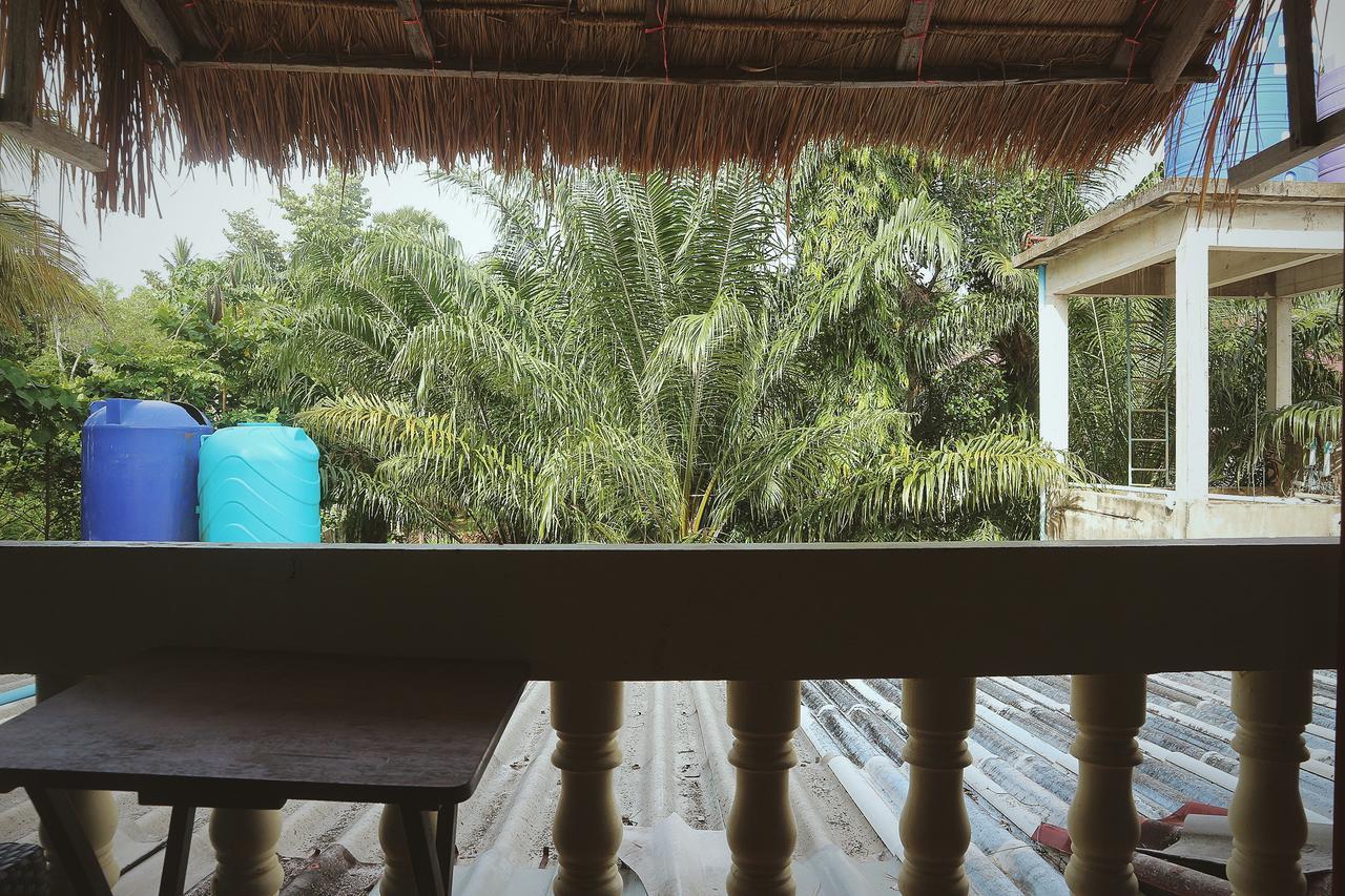 Marina Hut Guest House Koh Lanta Exterior photo